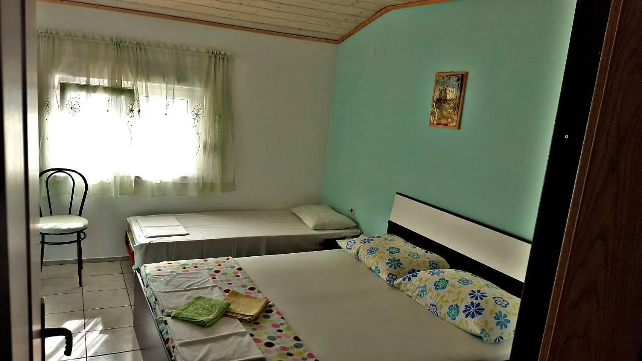 Apartments Anita Sibinj Krmpotski Hırvatistan