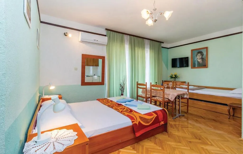 Apartments Anita Sibinj Krmpotski