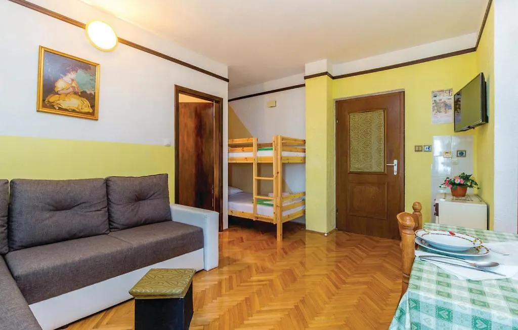 Apartments Anita Sibinj Krmpotski